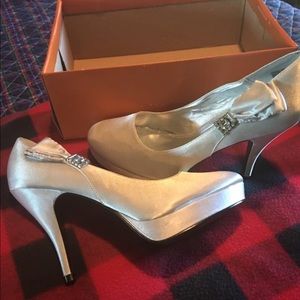 Silver Satin, Brand New Unlisted Heels
